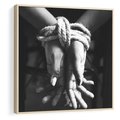 Obraz w ramie 80x80 - Splątane Uczucia - czarno biała fotografia, artystyczna - rama drewno