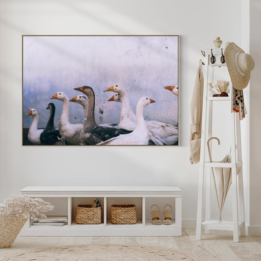 Obraz w ramie 120x80 - Spotkanie Wśród Piór - uchwycony moment, fotografia - rama drewno