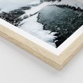 Plakat w ramie 40x50 - Zimowa Przyroda: Rzeka, Góry i Śnieg - zima, rzeka - rama drewno