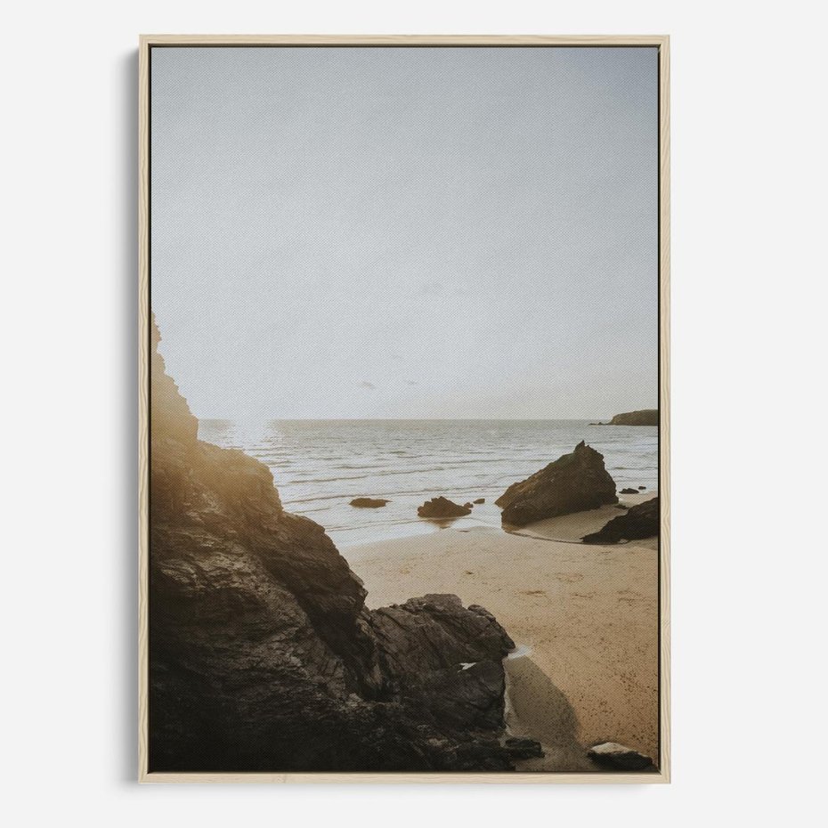 Obraz w ramie 70x100 - Magia Wieczornego Spokoju - plaża, zachód - rama drewno