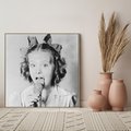 Obraz w ramie 50x50 - Pyszny Deser - retro zdjęcie, czarno białe - rama drewno