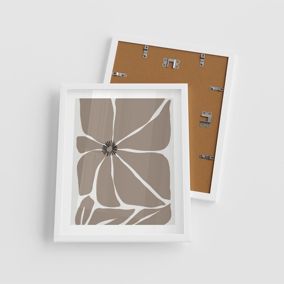 Plakat w ramie 40x50 - Złudne Zmysły - abstrakcyjny kwiat, beże i brązy - rama biała