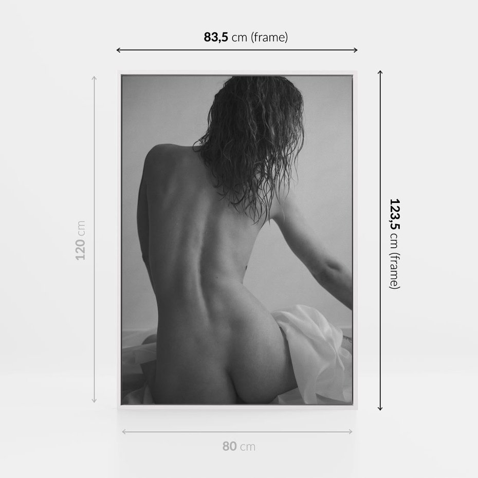 Obraz w ramie 80x120 - Piękno o Poranku - czarno biała fotografia, akt kobiecy - rama biała