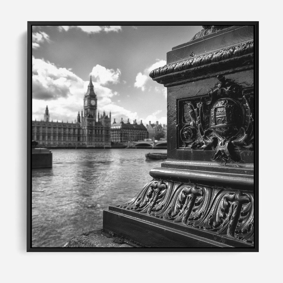Obraz w ramie 50x50 - Pejzaż kruchości i siły - Londyn, Tamiza - rama czarna