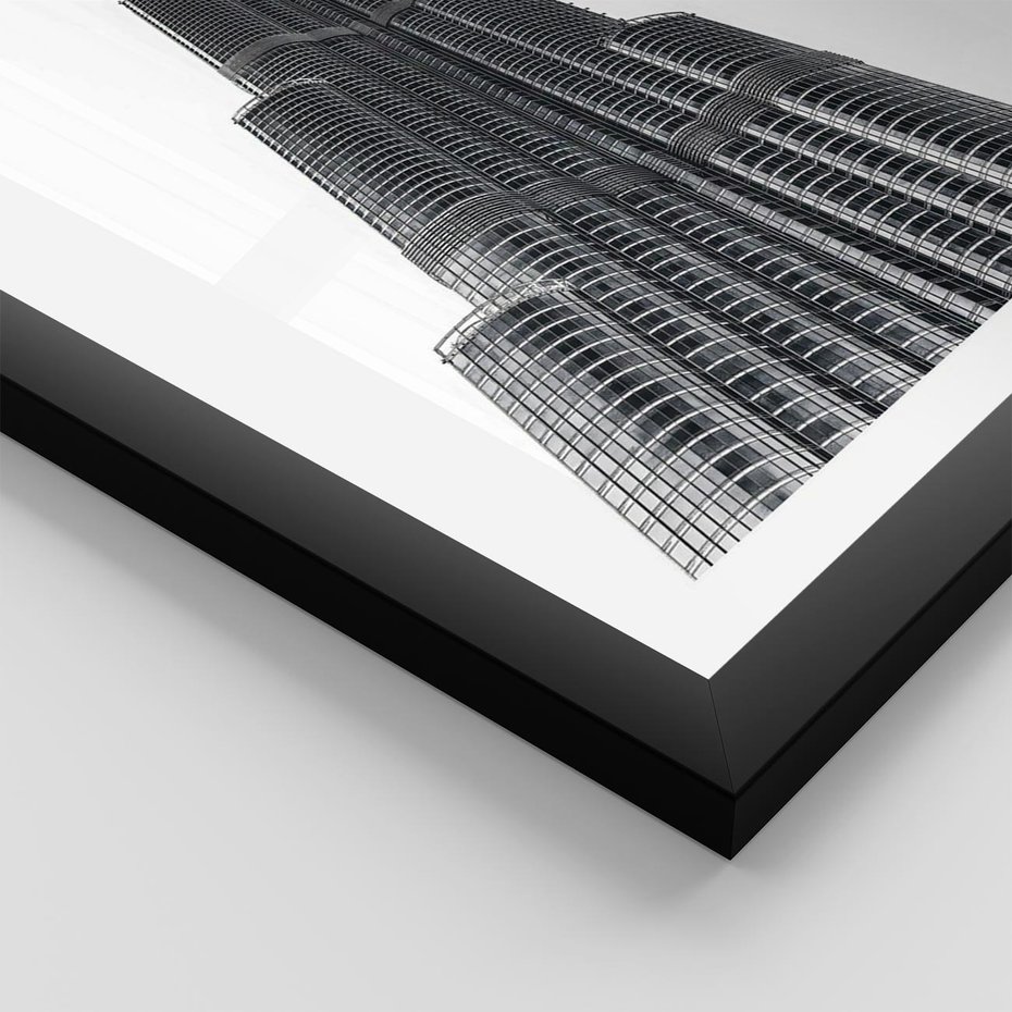 Plakat w ramie 30x40 - Wieżowiec w Monochromii - wieżowiec, architektura - rama czarna