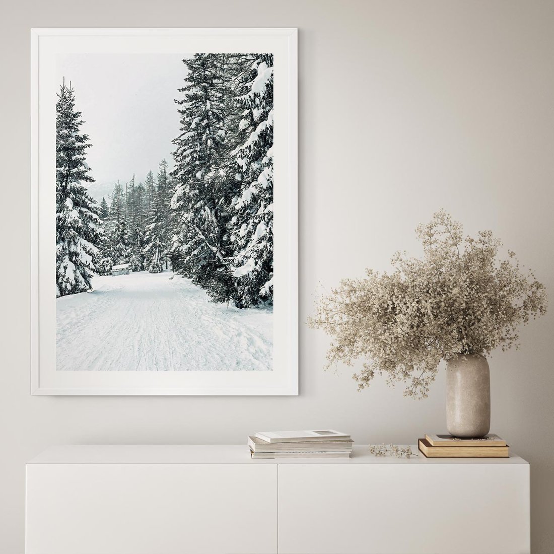 Plakat w ramie 40x50 - Magia Zimy na Obrazie - las, zima - rama biała