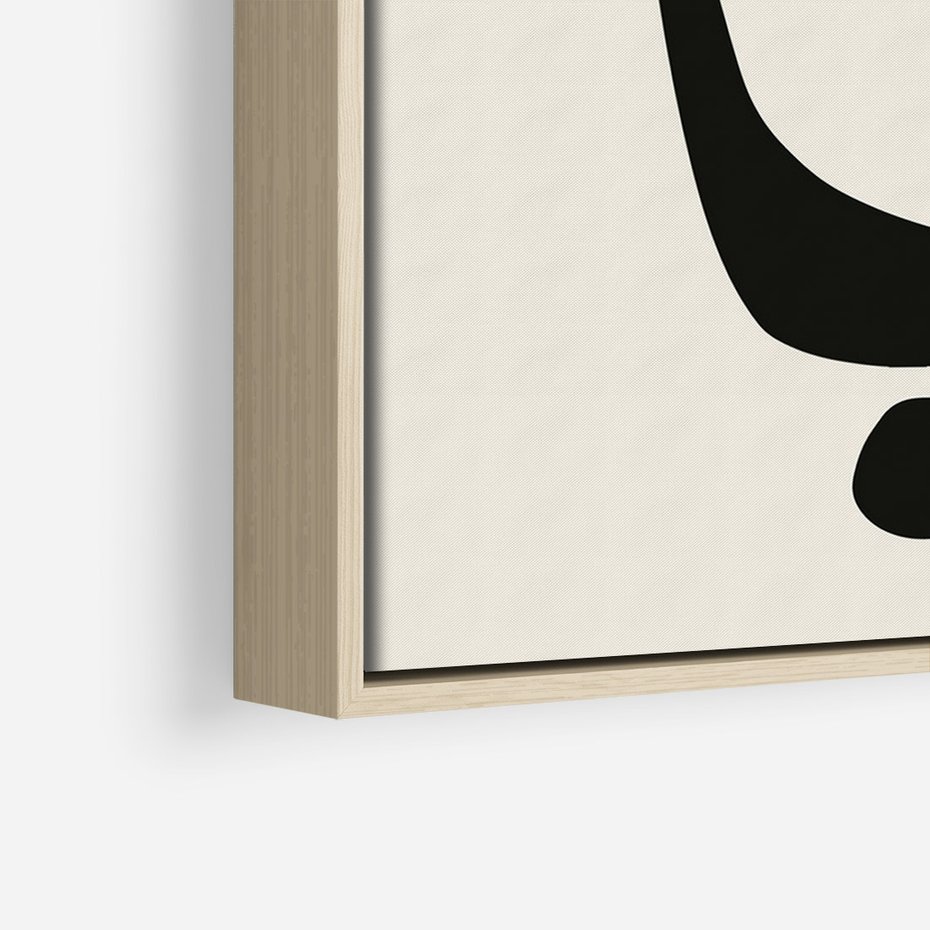 Obraz w ramie 70x100 - Intrygujące Zaskoczenia - beżowa abstrakcyjna kompozycja, czarny akcent - rama drewno