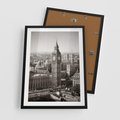 Plakat w ramie 50x70 - Magiczna esencja Londynu: Big Ben i miasto - Big Ben, Londyn - rama czarna