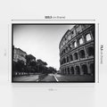 Obraz w ramie 100x70 - Echa Historii - czarno biała fotografia, koloseum - rama czarna