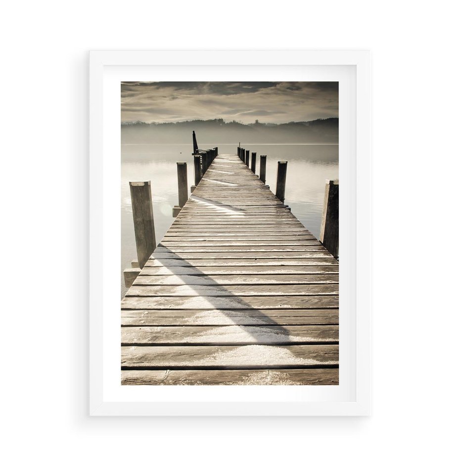 Plakat w ramie 50x70 - Idylliczny pomost nad jeziorem - pomost, jezioro - rama biała