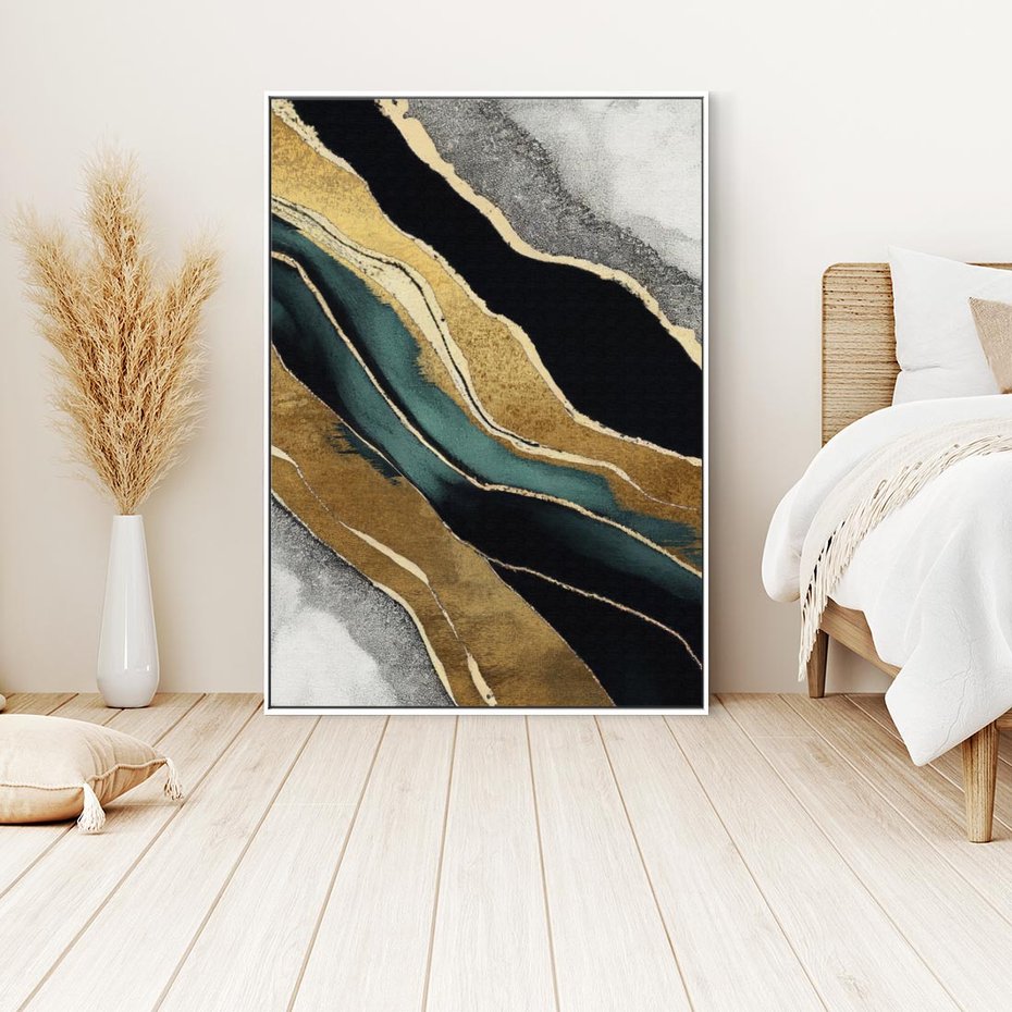 Obraz w ramie 70x100 - Refrakcje płynącej rzeczywistości - jak marmurowa rzeka, linie złota - rama biała