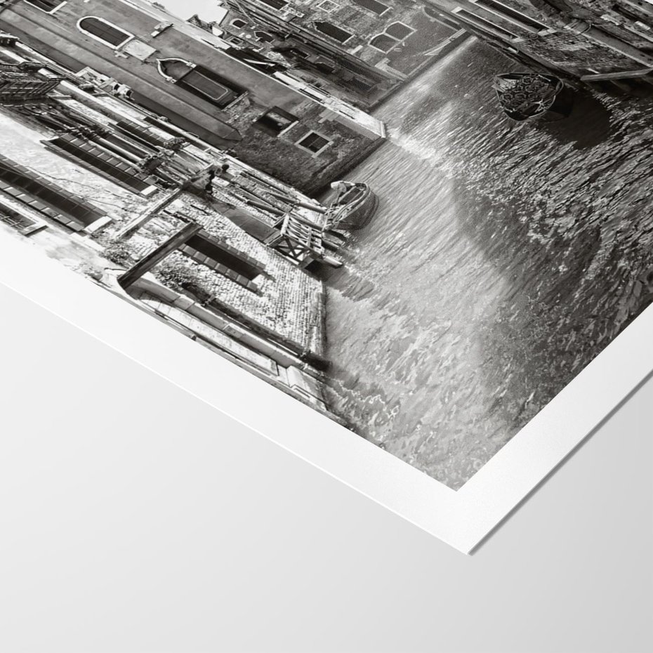 Plakat bez ramy 21x30 - Weneckie Kanały - czarno białe zdjęcie, wenecja