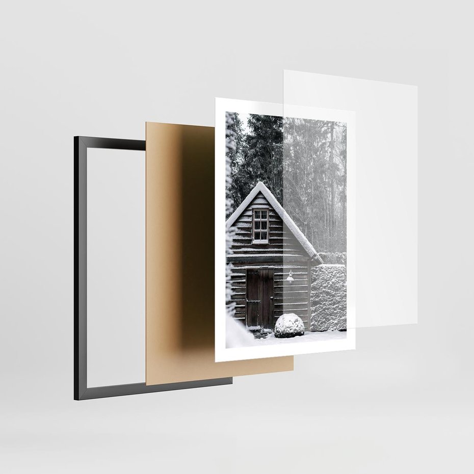 Plakat w ramie 50x70 - Zaklęta Zima - domek w lesie, śnieg - rama czarna