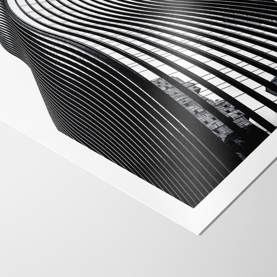 Plakat bez ramy 21x30 - Falowany Wieżowiec na Fotografii - architektura, falowany wieżowiec