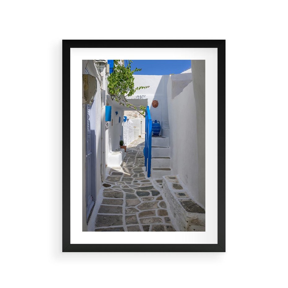 Plakat w ramie 30x40 - Uroki Santorini: Perspektywiczna Uliczka - uliczka, perspektywa - rama czarna