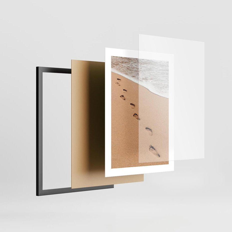 Plakat w ramie 30x40 - Ślady Stóp na Plaży: Spacer nad Morzem - plaża, ślady stóp na piasku - rama czarna