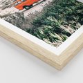 Plakat w ramie 40x50 - Podróże po Pustyni - stary samochód van, pomarańczowy - rama drewno