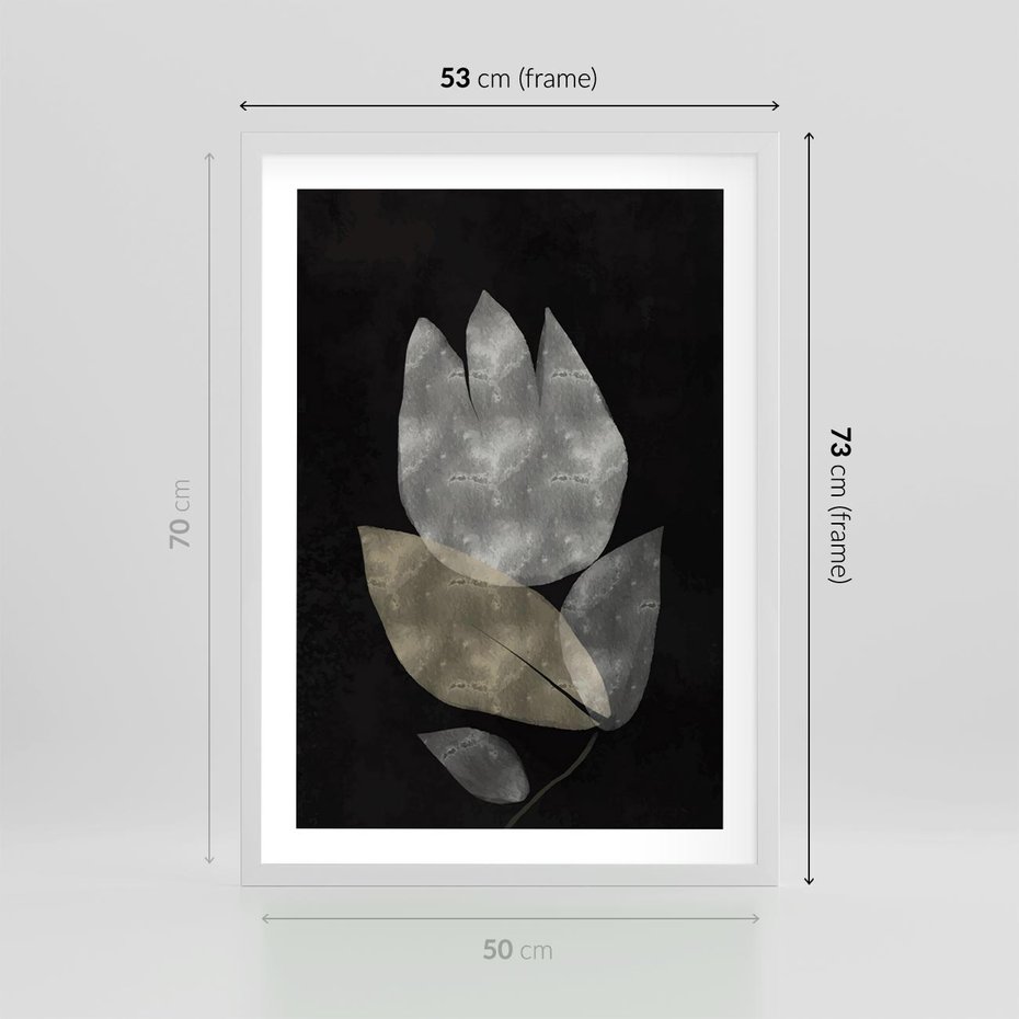 Plakat w ramie 50x70 - Nocne Uniesienia - abstrakcyjny kwiat, mroczna atmosfera - rama biała