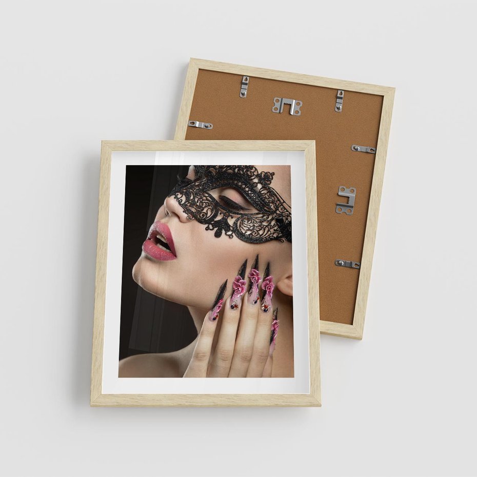 Plakat w ramie 40x50 - Piękno na tipsach - beauty, manicure - rama drewno