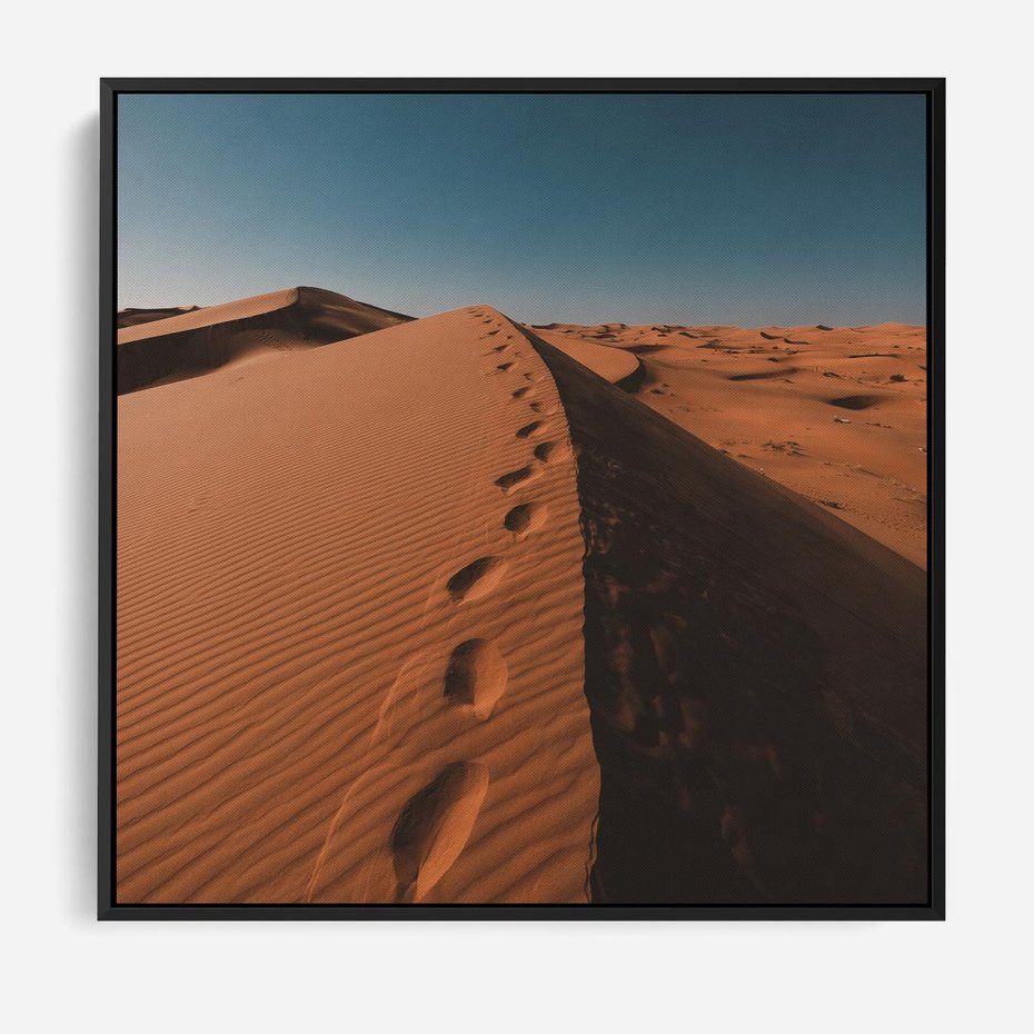 Obraz w ramie 50x50 - Piasek pustyni w ogniu - pustynia, piasek - rama czarna