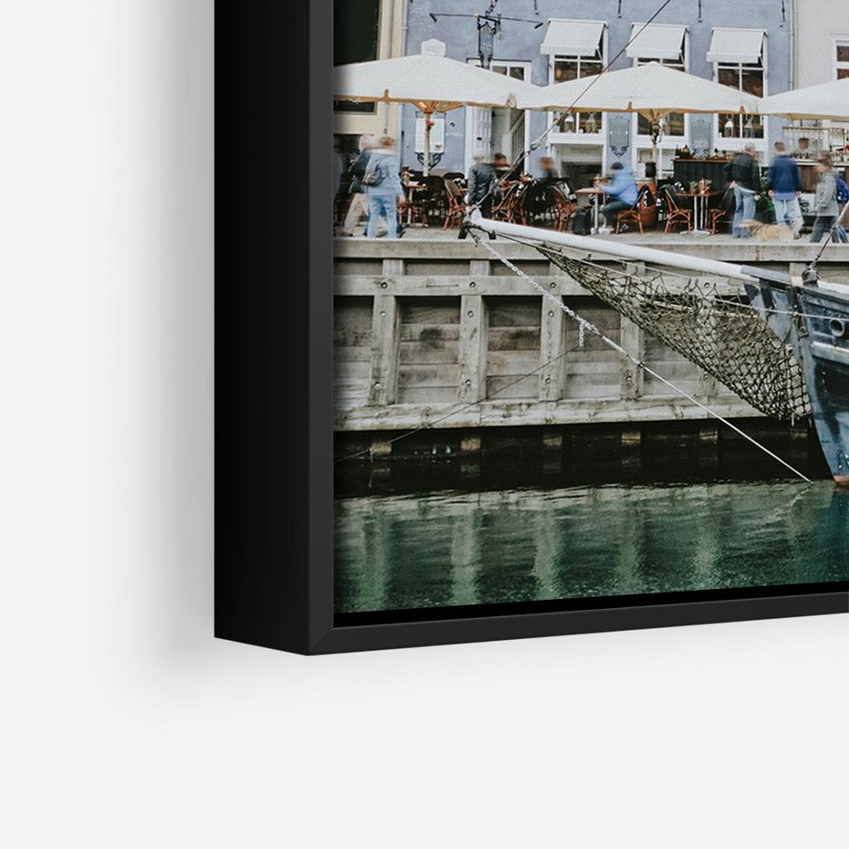 Obraz w ramie 70x100 - Miejska Dynamika - Dania, Kopehaga - rama czarna