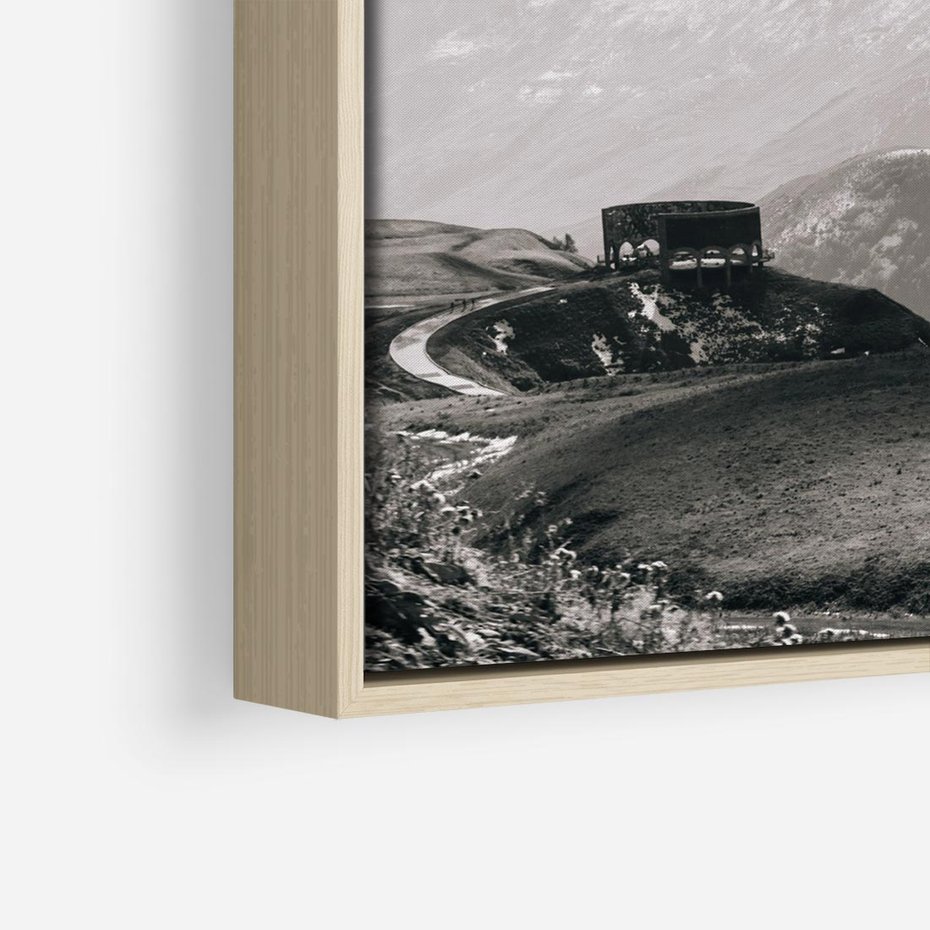 Obraz w ramie 50x50 - Wzgórza w Bieli - górski krajobraz, punkt widokowy - rama drewno