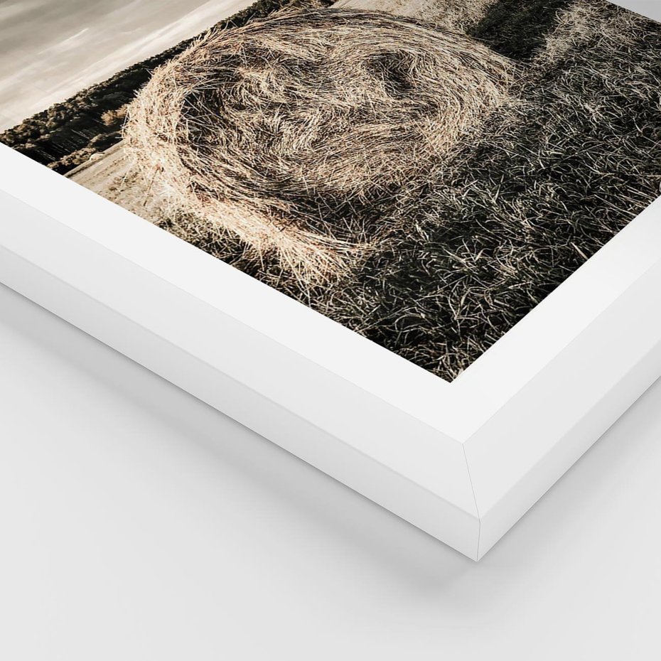 Plakat w ramie 30x40 - Ciepło Natury - snopki siana, pole - rama biała