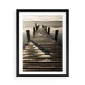 Plakat w ramie 50x70 - Pomost nad jeziorem - pomost, jezioro - rama czarna