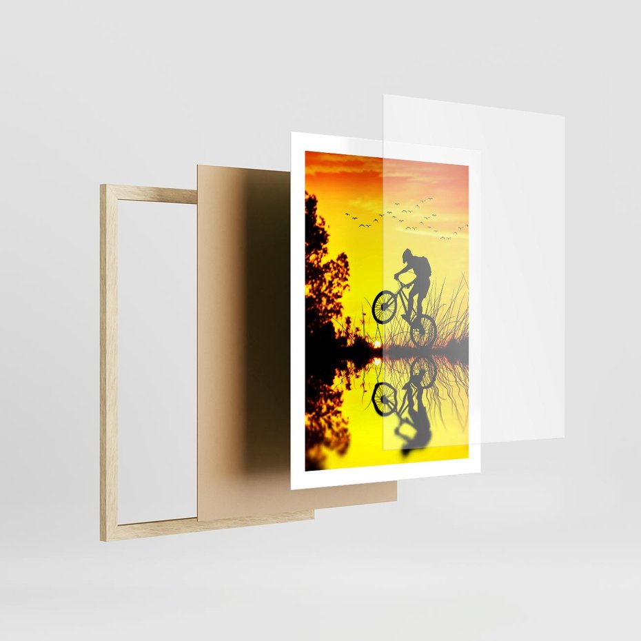 Plakat w ramie 50x70 - Rower przy zachodzie słońca - rower, zachód - rama drewno