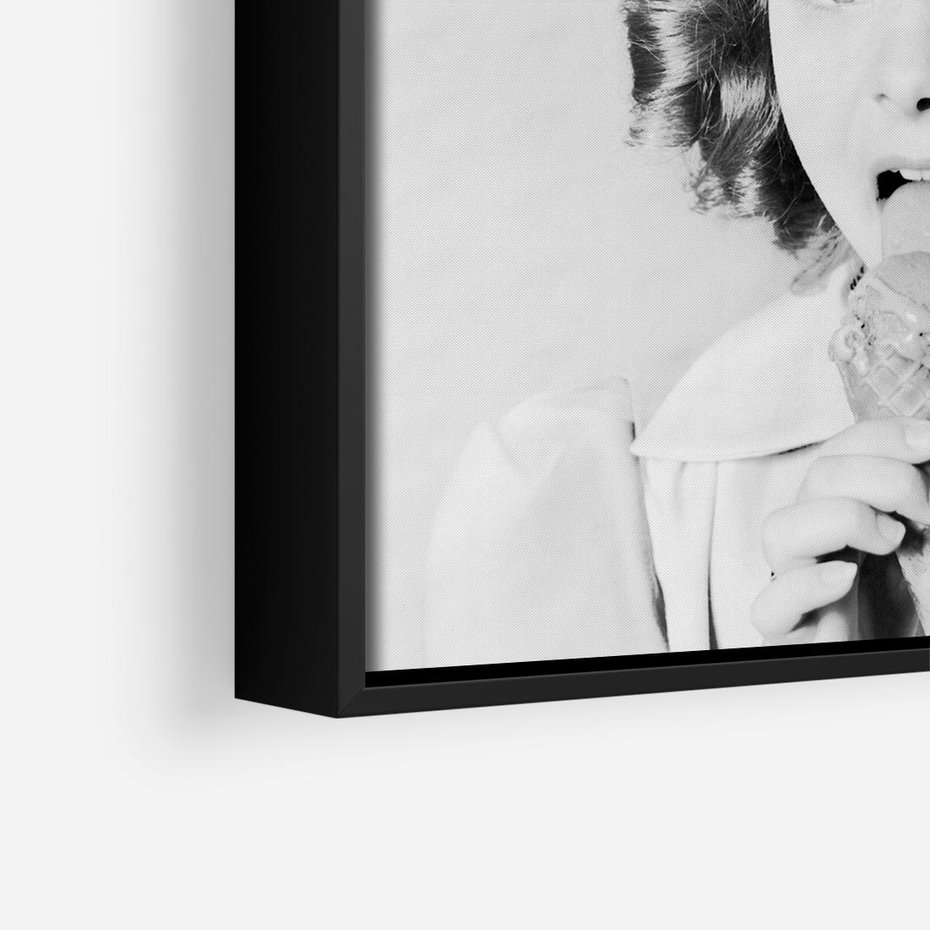 Obraz w ramie 50x50 - Pyszny Deser - retro zdjęcie, czarno białe - rama czarna