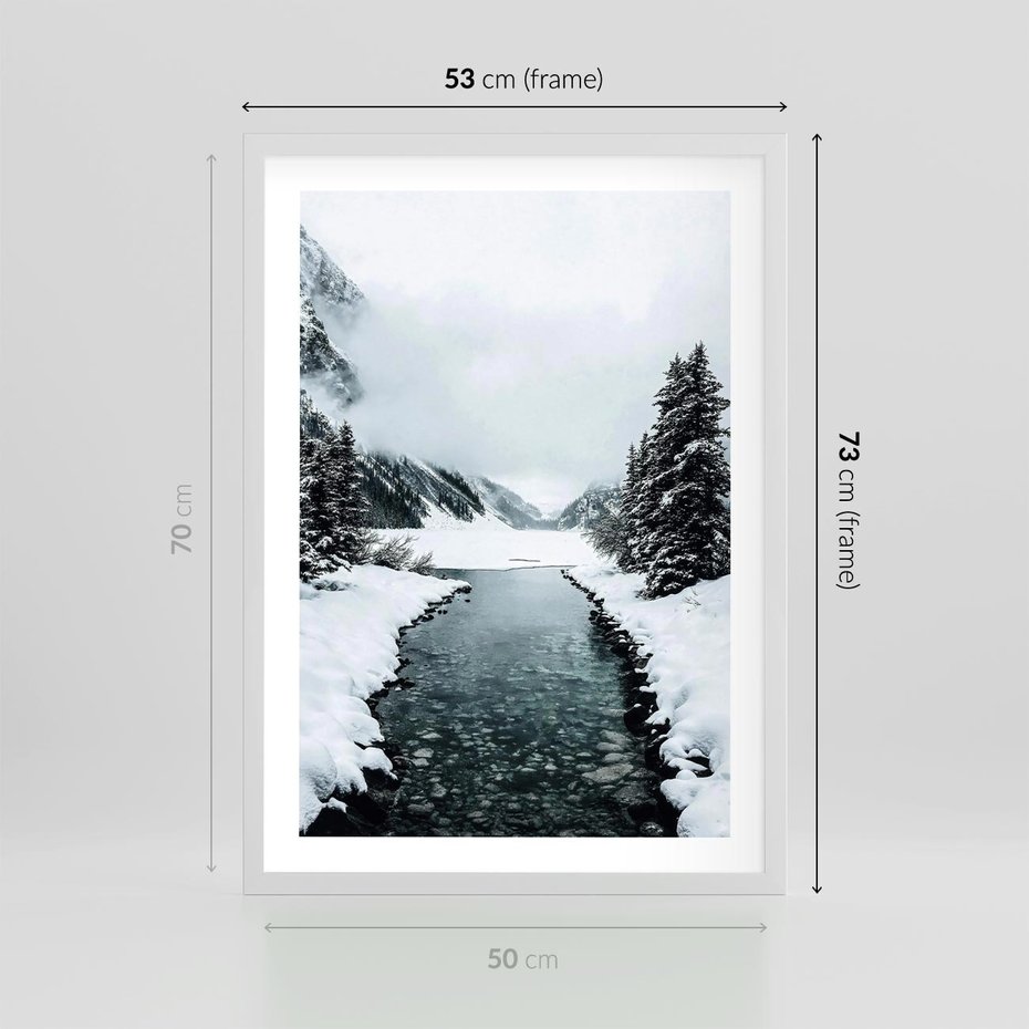 Plakat w ramie 50x70 - Zimowa Przyroda: Rzeka, Góry i Śnieg - zima, rzeka - rama biała