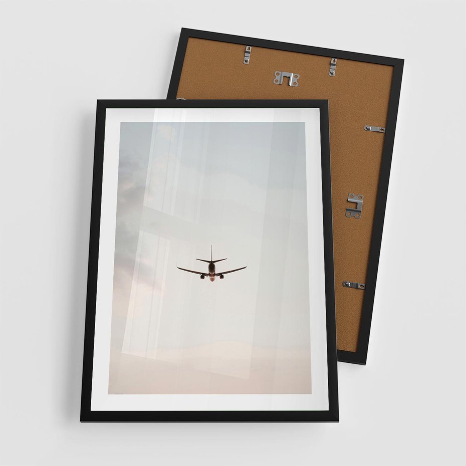 Plakat w ramie 50x70 - W Powietrzu: Samolot na Niebie - samolot w przestworzach, samolot na niebie - rama czarna