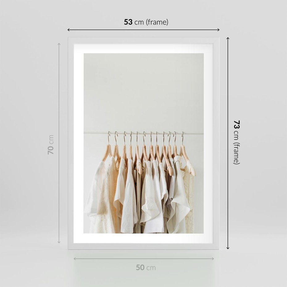 Plakat w ramie 50x70 - Elegancja Prostoty - ubrania, modowa fotografia - rama biała
