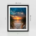 Plakat w ramie 40x50 - Magia zachodu słońca na plaży - zachód, słońca - rama czarna