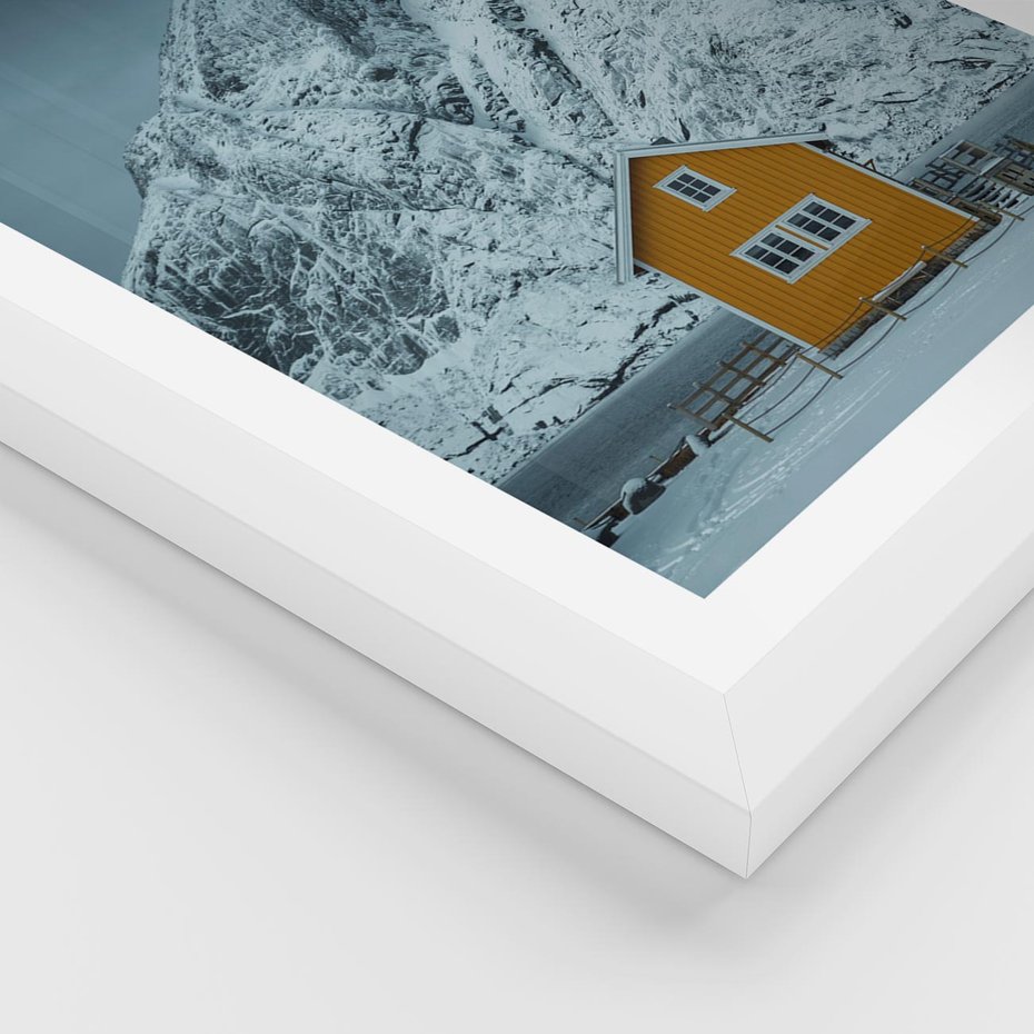 Plakat w ramie 50x70 - Urok Norweskich Domków - Skandynawia, Norwegia - rama biała