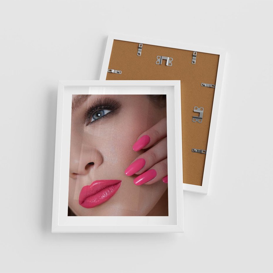 Plakat w ramie 40x50 - Usta, manicure, spa: kobieca harmonia - usta, manicure - rama biała