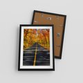 Plakat w ramie 30x40 - Droga przez jesienny las - droga, las - rama czarna