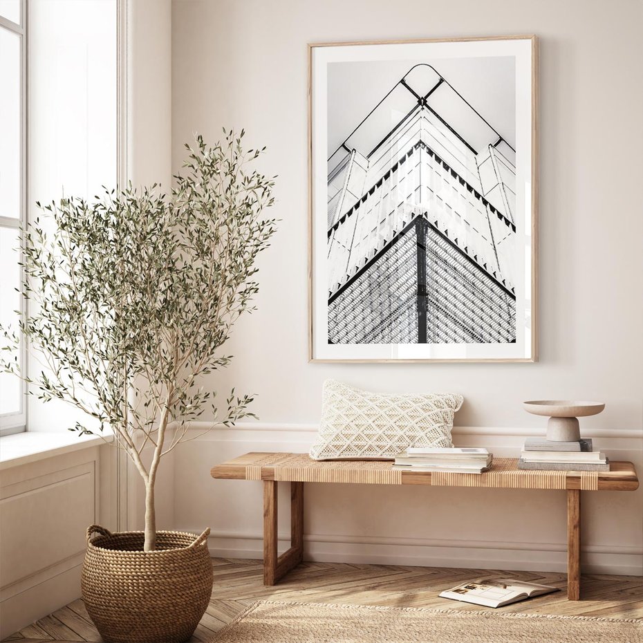 Plakat w ramie 50x70 - Elegancja Współczesnej Architektury: Wieżowiec w Monochromii - nowoczesna architektura, czarno biała fotografia - rama drewno