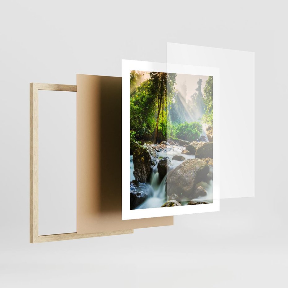 Plakat w ramie 40x50 - Idylliczny strumyk w urokliwym lesie - strumyk, las - rama drewno
