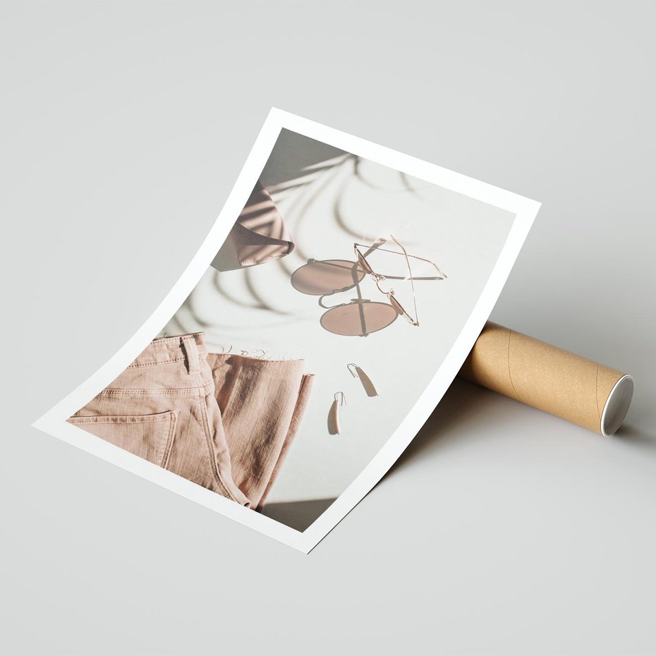 Plakat bez ramy 40x50 - Urok Pudrowego Różu - zdjęcie, moda