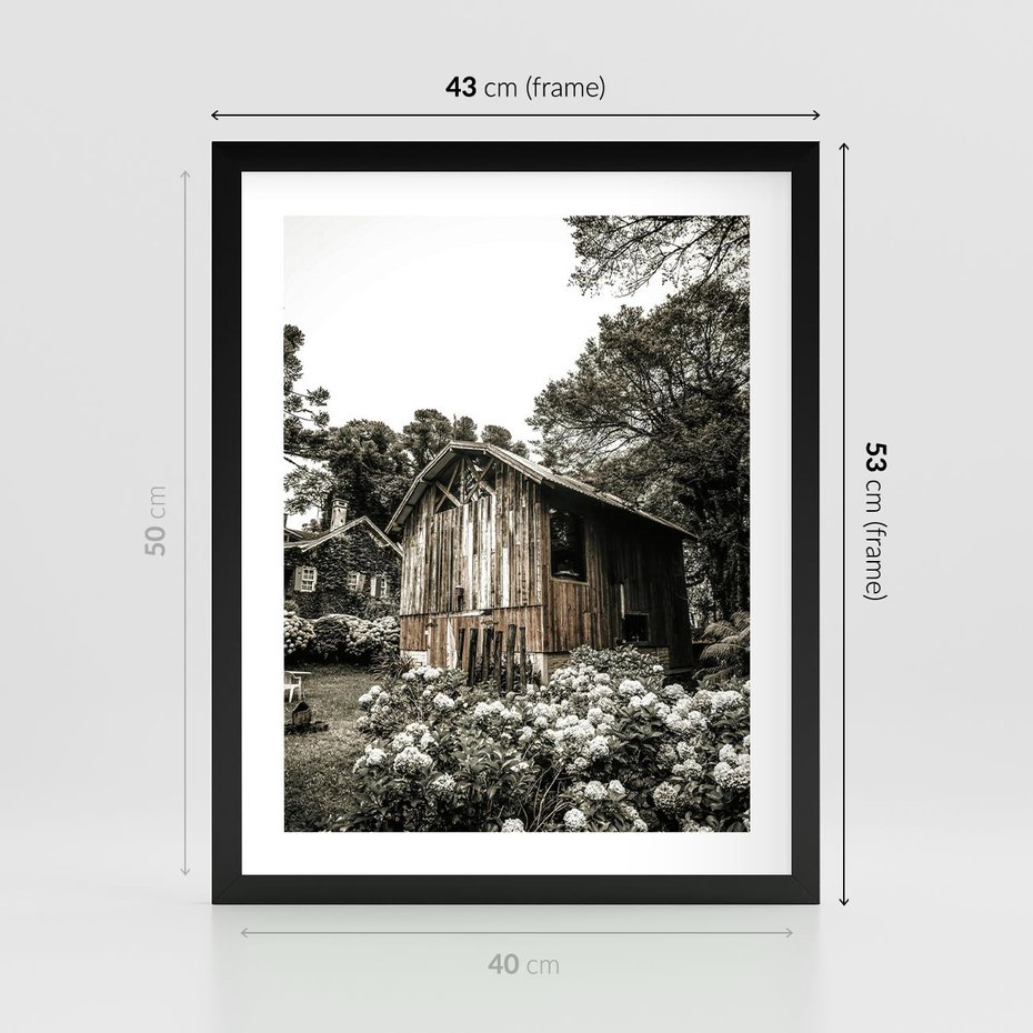 Plakat w ramie 40x50 - Oaza Uroku: Drewniana Chatka i Ogród - domek, ogród - rama czarna
