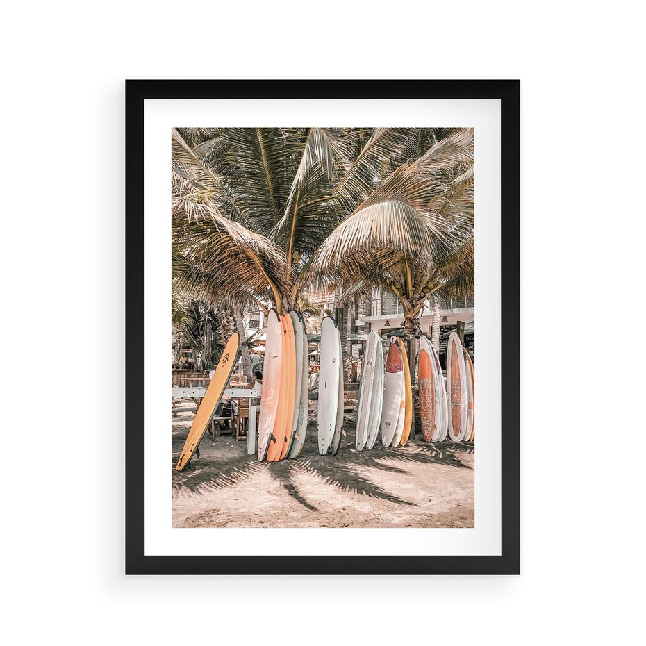 Plakat w ramie 40x50 - Surfingowy Raj - deski surfingowe, na plaży - rama czarna