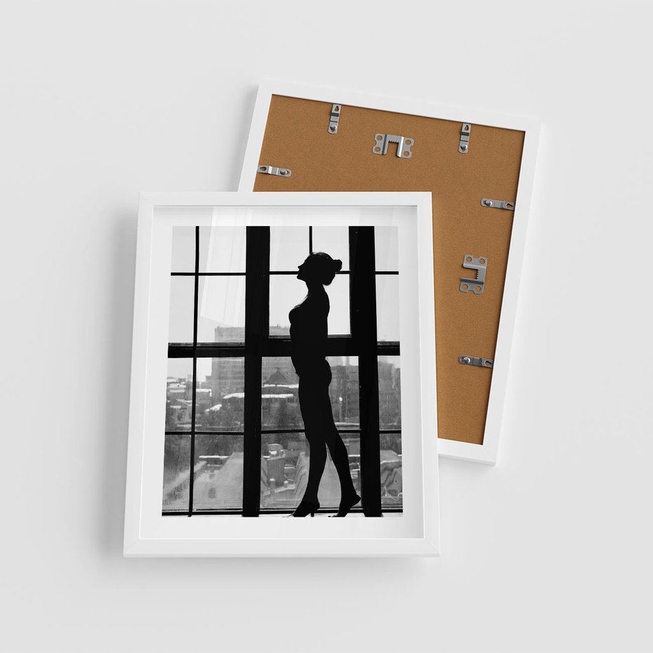 Plakat w ramie 40x50 - Piękno Kobiecej Formy - retro zdjęcie, czarno białe - rama biała