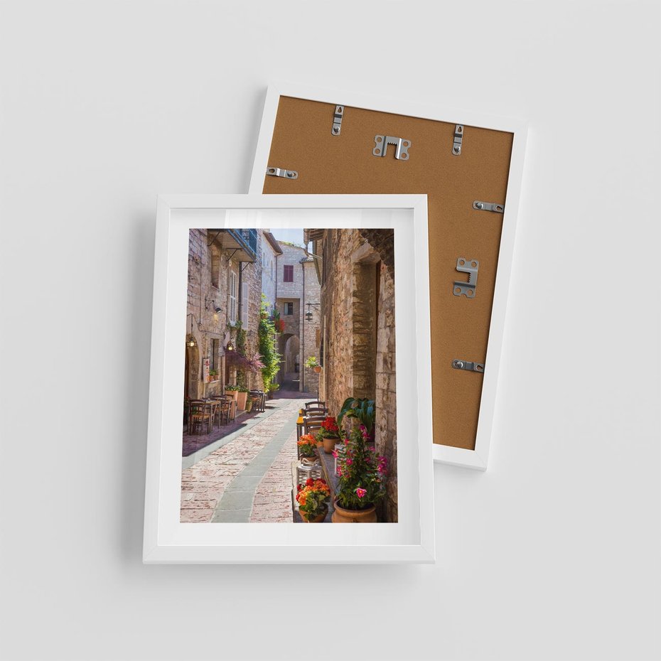 Plakat w ramie 30x40 - Malownicze Zakątki Miasta - uliczka, perspektywa - rama biała