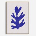 Obraz w ramie 50x70 - Przenikająca Struktura - boho plakat, niebieski liść w intensywnym kolorze - rama drewno