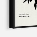 Obraz w ramie 70x100 - Szept kwiatowej wyobraźni - czarno biała grafika, roślinność - rama czarna