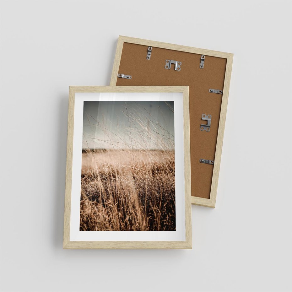 Plakat w ramie 30x40 - Sucha Trawa w Odcieniach Sepii - suche trawy, łąka odcienie beżu - rama drewno