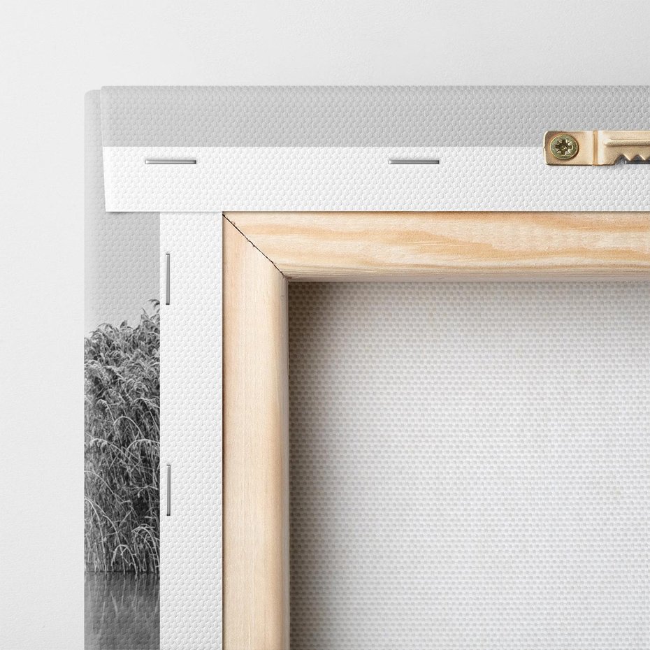 Obraz na płótnie 80x120 - Mglisty Brzeg Jeziora - czarno białe zdjęcie, zamglone jezioro