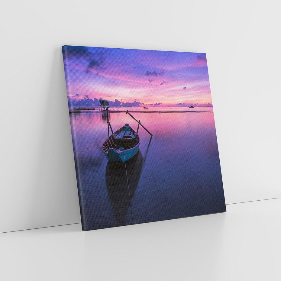 Obraz na płótnie 60x60 - Łódka i zachód słońca nad morzem - łódka, morze