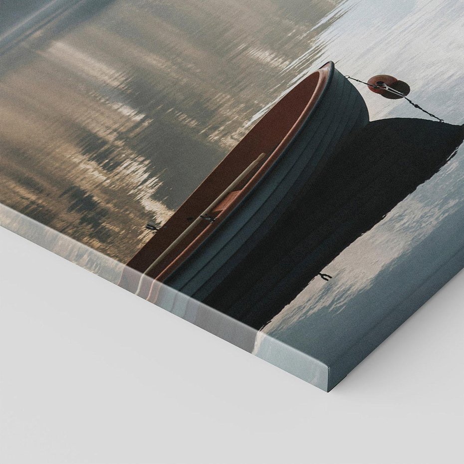 Obraz na płótnie 80x120 - Refleksje Natury - morze, łódka